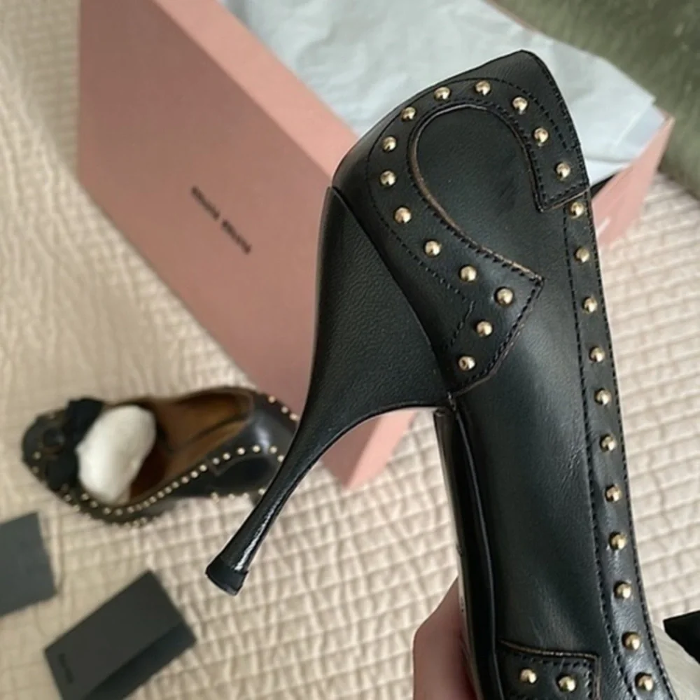 Miu Miu Leather studded peeptoe pumps cabochon & bows size 35